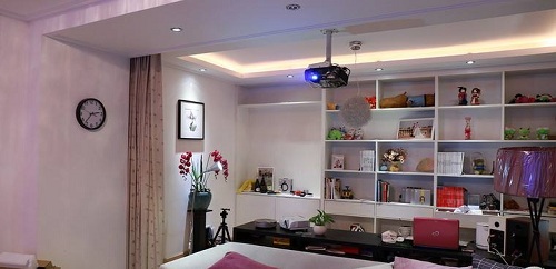 家用投影儀做家庭影院